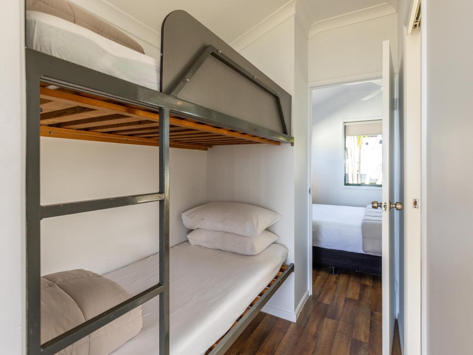 Nrma Bowen Beachfront Holiday Park ห้อง รูปภาพ