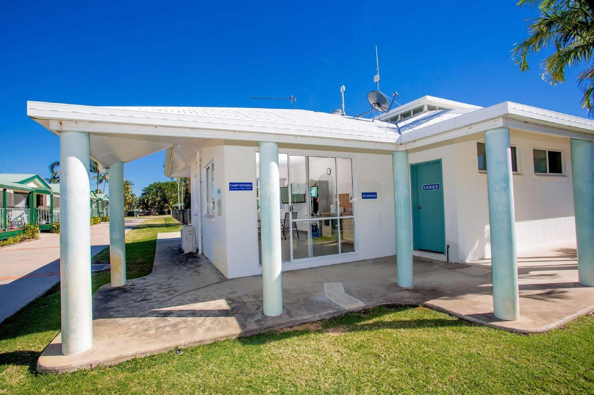 Nrma Bowen Beachfront Holiday Park ภายนอก รูปภาพ